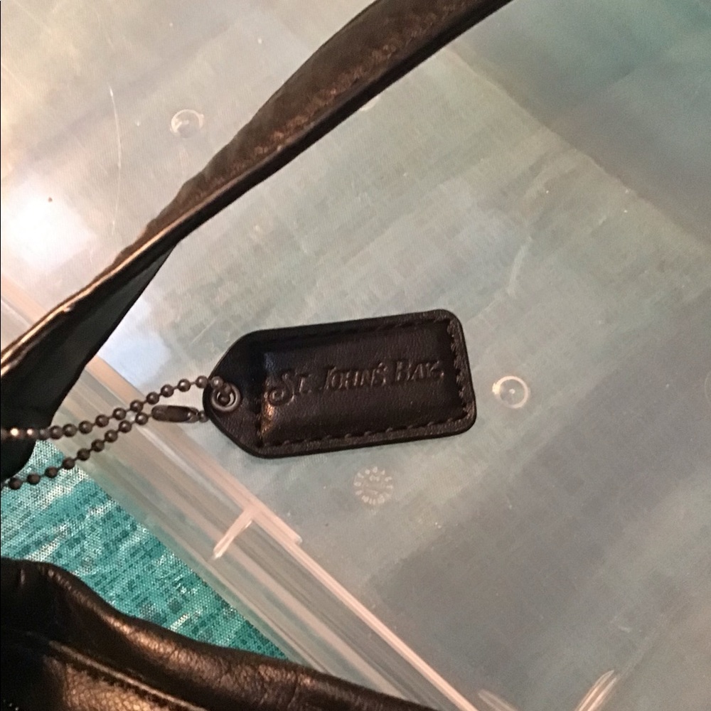 St. John’s Bay Leather Shoulder Bag with Front Pocket in Black. - Picture 3 of 5